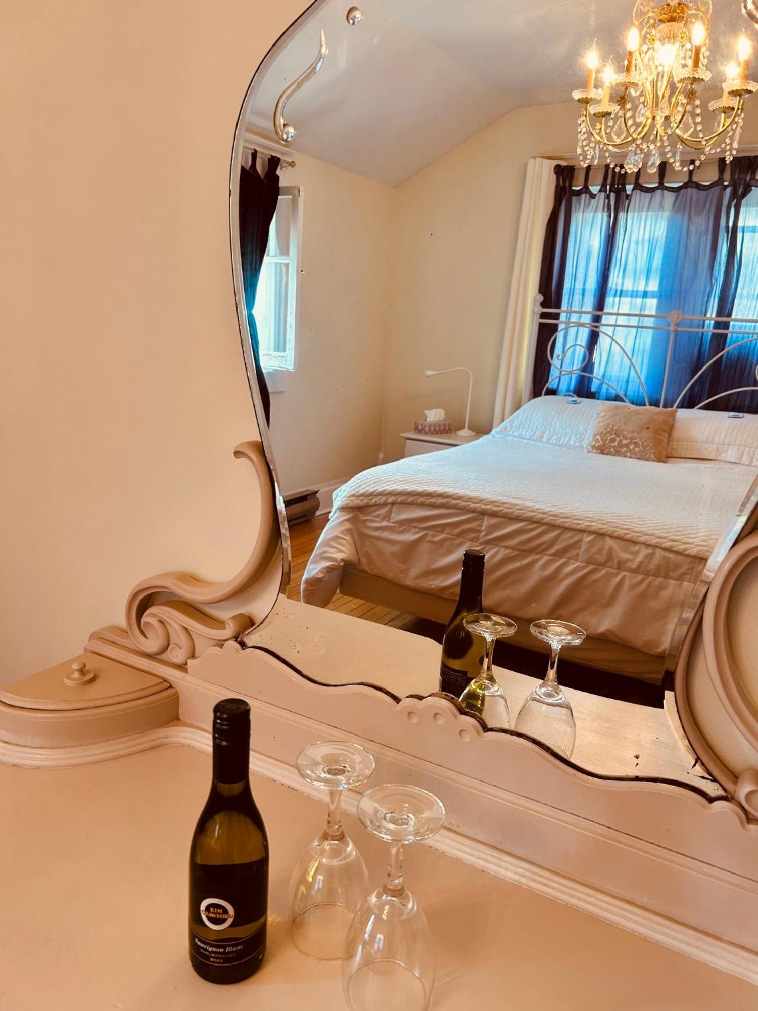Auberge De Mon Petit Chum B&B 韦克菲尔德 外观 照片