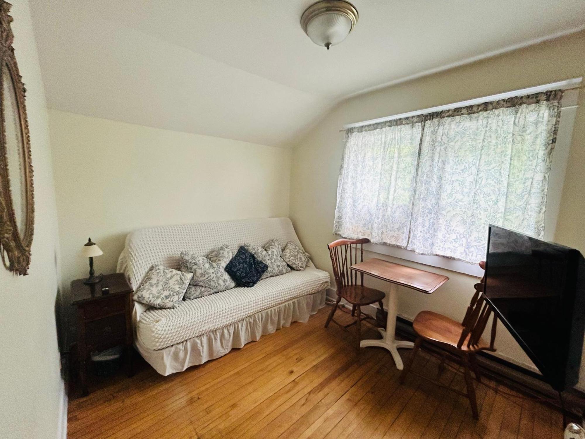 Auberge De Mon Petit Chum B&B 韦克菲尔德 外观 照片